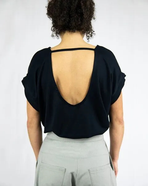 keijn keijn Shirt MARI - Sweatshirt aus Tencel mit Rückenausschnitt – Produktbild 2 von 4
