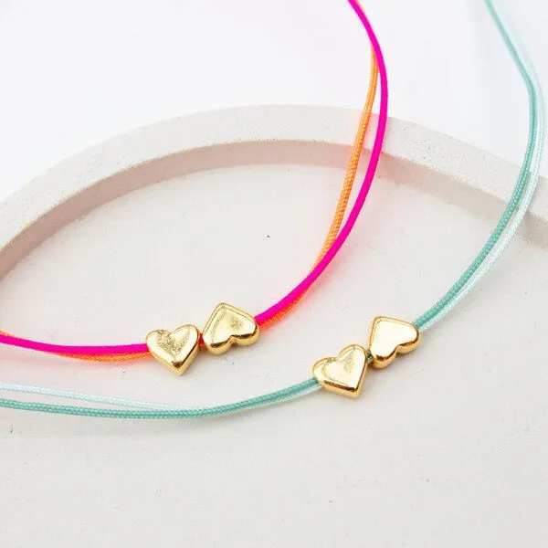 Bow & Hummingbird Bow & Hummingbird Armband auf Karte - Zwei Herzen- Wir Zwei sind ein gutes Team, Salbei, – Produktbild 4 von 4