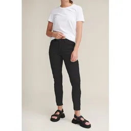 Basic Apparel Basic Apparel High-Waist Jeans EVE aus Bio-Baumwolle – Produktbild 1 von 1