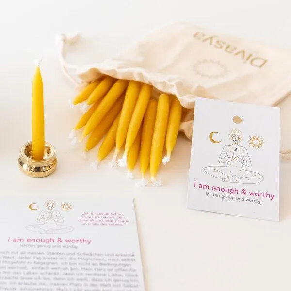 Divasya Divasya Geschenkset | 20-Minuten-Kerzen für Meditation & Achtsamkeit | I am enough & worthy – Produktbild 1 von 4