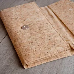 BY COPALA BY COPALA Portemonnaie / Brieftasche aus Kork mit Magnet und Zipper Verschluss – Produktbild 1 von 1