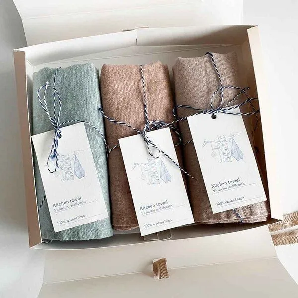 nordery nordery Geschenkbox mit 3 Geschirrtüchern aus 100% europäischen Leinen, Rosa karton, – Produktbild 2 von 8