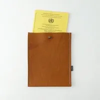 matilda k. manufaktur matilda k. manufaktur Ausweishülle 'oscar' aus Leder in 3 Farben (hellbraun | dunkelbraun | schwarz), Hellbraun, – Produktbild 1 von 1