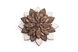 BeWooden BeWooden Brosche aus Holz Illa – Produktbild 1 von 1