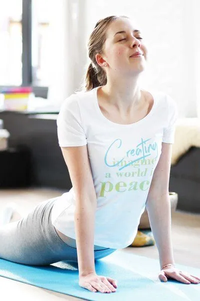 SPARKLES OF LIGHT SPARKLES OF LIGHT Yoga Shirt | CREATING PEACE, Weiss, – Produktbild 1 von 1