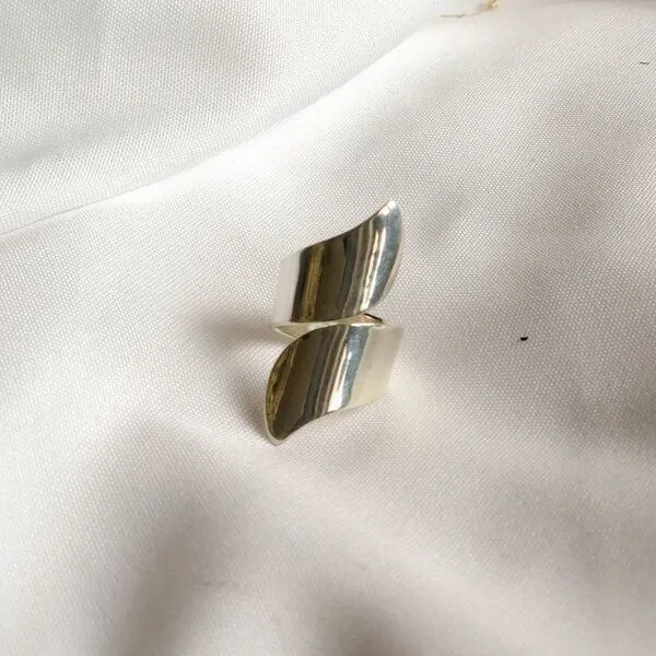 pakilia pakilia Silber Ring Blätterform Fair-Trade und handmade – Produktbild 4 von 4