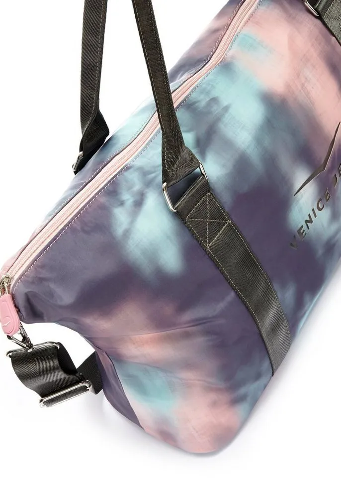 VENICE BEACH VENICE BEACH Sporttasche große Umhängetasche, Wellnesstasche, Saunatasche, Reisetasche, Weekender, Strandtasche mit modischem Druck VEGAN, Blau|lila|rosa, – Produktbild 5 von 5