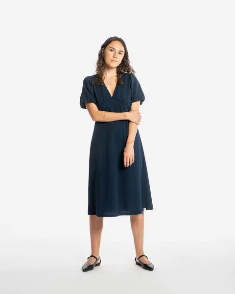 MATONA Matona Midikleid | V-Neck Dress | aus Bio-Baumwolle | GOTS-zertifiziert, Navy, – Produktbild 1 von 4