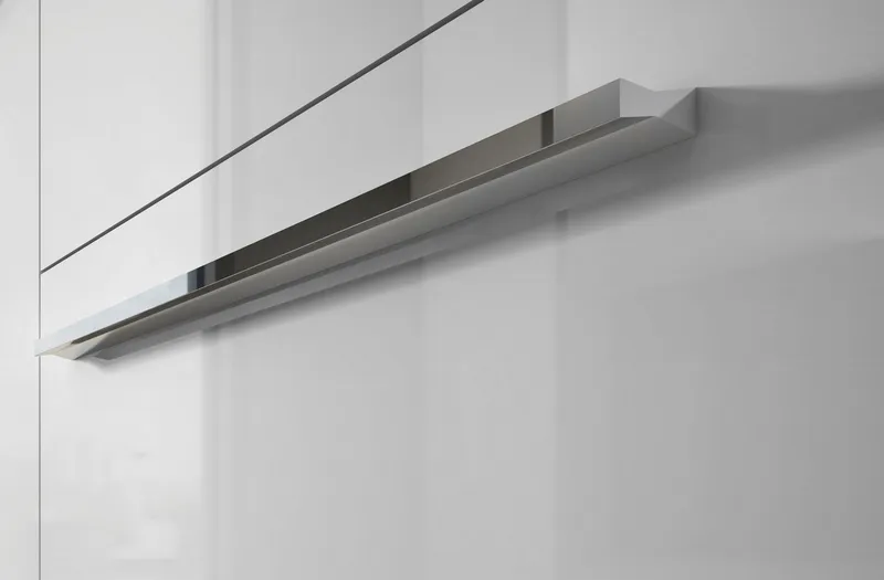 OTTO home Drehtürenschrank Piano, inklusive Rahmen und Beleuchtung, soft-close-Funktion (277 oder 322cm breit, 226cm hoch, mit 4 Schubladen) UV lackiert, hochglänzend weiß oder beige, FSC-zertifiziert, Weiß, – Produktbild 4 von 8