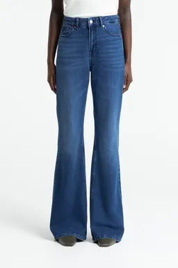 Kings Of Indigo Kings of Indigo Damen vegan Jeans Kukiko Mittelblau – Produktbild 1 von 1
