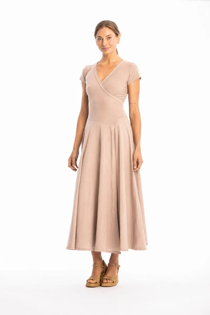 RAVENS VIEW IBIZA RAVENS VIEW IBIZA Damen vegan Kleid Veronika St In Taupe Braun, Hellbraun, – Produktbild 1 von 1