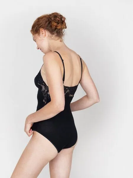 erlich textil erlich textil Hannah Body mit Spitze aus weichem Modal, made in Europe, Schwarz, – Produktbild 4 von 5