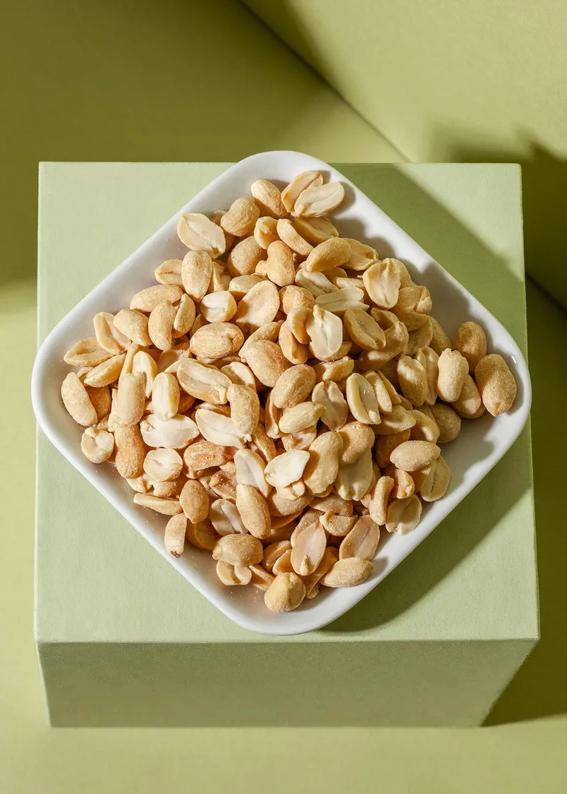 KoRo Geröstete Erdnusskerne 1 kg – Produktbild 3 von 5