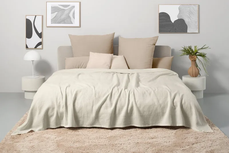 OTTO home Tagesdecke Mira, leichte Tagesdecke aus 100% Baumwolle, uni Überwurf, ohne Füllung, Beige, – Produktbild 1 von 4