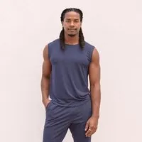 Jaya Jaya TOMMY - Herren - Atmungsaktives Tank Top aus softer, elastischer Tencel-Biobaumwoll-Mix, Yoga, Workout and andere Bewegungskünste, Nightblue/blau, – Produktbild 1 von 1