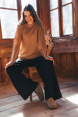 Kopyto Kopyto JENOT - Klassischer Damenpullover aus 100% Merinowolle – Produktbild 1 von 1