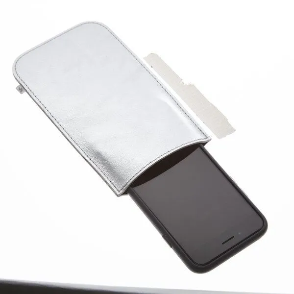 ELEKTROPULLI ELEKTROPULLI Handyhülle für dein iPhone 6-8 ohne Bumper, Silber, – Produktbild 3 von 4