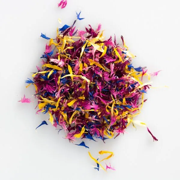 Tante Fine Tante Fine Bio BLÜTENKONFETTI * essbare Blüten in allen Farben * Streudeko für Gerichte – Produktbild 3 von 4