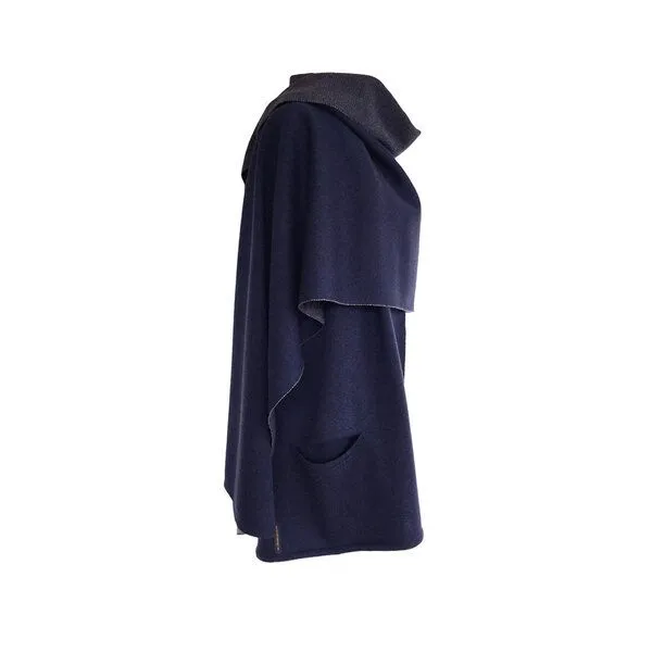austriandesign.at austriandesign.at EIN LochSchal reversibel aus extrafeiner Merinowolle, Blau/natur, – Produktbild 2 von 4
