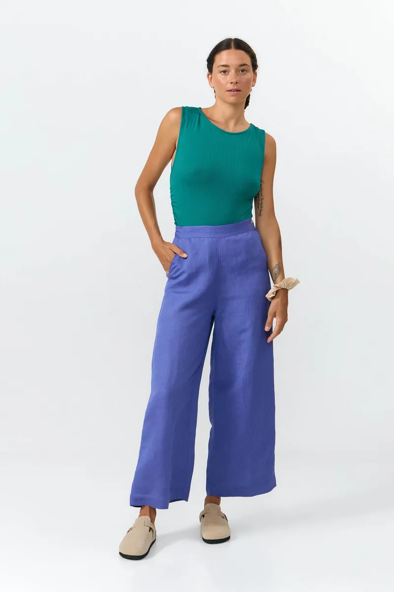 SUITE13LAB SUITE13LAB Damen vegan Hose Hatta Mid Blue, Dunkelblau, – Produktbild 2 von 2