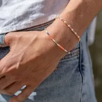 juni juni Perlenarmbänder Set Apricot - mit veganen Reiskornperlen und verstellbarer Länger – Produktbild 1 von 1