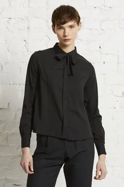 Wunderwerk Wunderwerk Damen Blouse aus 100% Lyocell "TENCEL bow blouse" – Produktbild 1 von 1