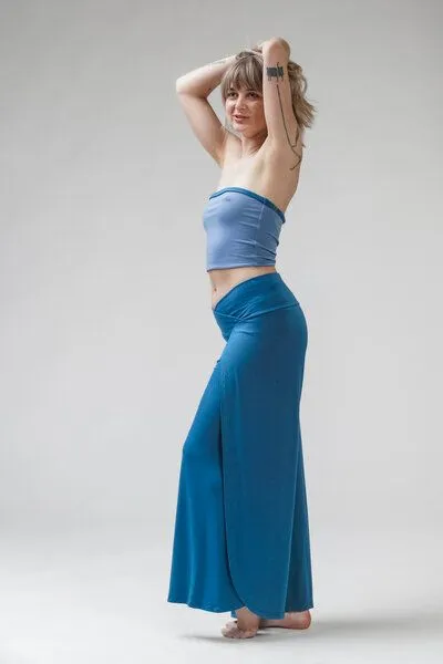 YogiLiebe YogiLiebe Yoga Pant "Lakshmi" Tencel, Light blue, – Produktbild 2 von 4