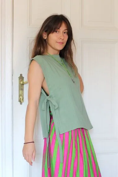 ManduTrap ManduTrap Deda Wickelbluse Damen | Zero Waste Design aus Bio-Baumwolle | One Size | Limitiert |, Grün, – Produktbild 3 von 4