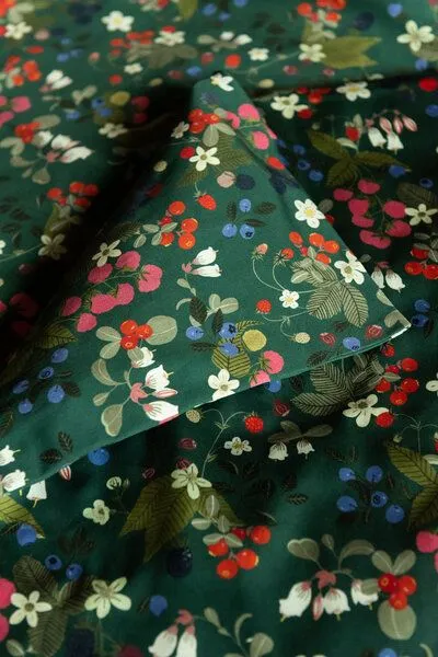 Lesen - Design-Bettwäsche Lesen - Design-Bettwäsche Nachhaltiges Bettwäsche-Set aus 100% BIO-Baumwollsatin - Waldfrüchte – Produktbild 2 von 4