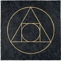 Veskor Cassiopeia Veskor Cassiopeia STEIN DER WEISEN Linoldruck | 22 × 22 cm | Gold auf Schwarz – Produktbild 1 von 1