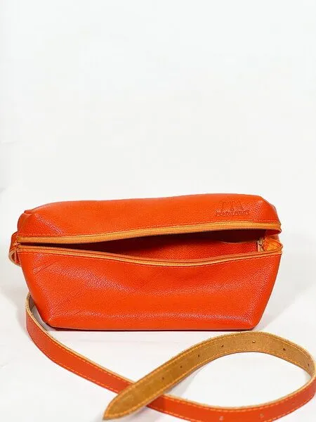 monday market monday market Bauchtasche Luca aus pflanzlich gegerbtem Büffel-Leder, Orange, – Produktbild 1 von 4