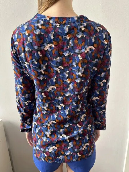 UVR Berlin UVR Berlin UVR Bluse Adileina aus 100% EcoVero (TM) Viskose – Produktbild 3 von 4