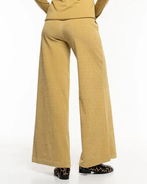 Alma & Lovis Alma & Lovis Stylische Marlene aus softem Nicki-Cord | Cord Marlene, Ocker (hemp), – Produktbild 2 von 4