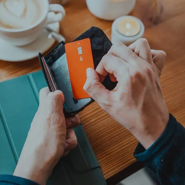 Airpaq Airpaq Cardholder aus Autoschrott, Schwarz, – Produktbild 3 von 4