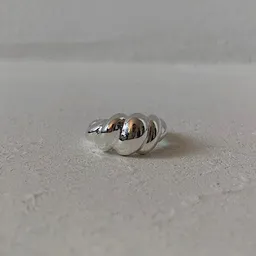 noemvri fashion label noemvri fashion label Croissant Ring asymmetrisch – Produktbild 1 von 1