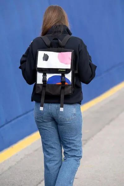 DEMANO DEMANO Rucksack aus Recycelten Bannern Verdi S, Grün, – Produktbild 3 von 3