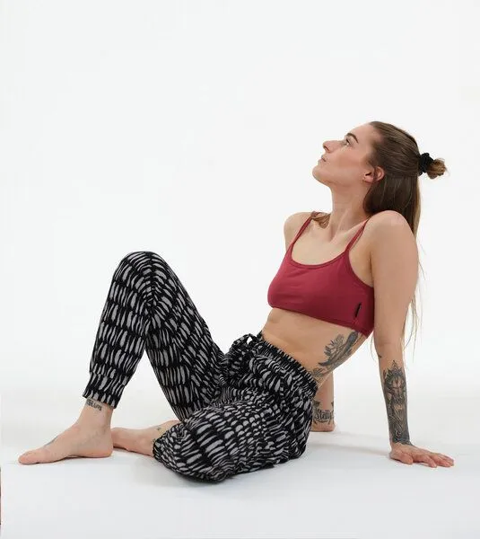 Gary Mash GARY MASH Joggpant Mary aus Biobaumwoll-Mix, Schwarz strokes, – Produktbild 4 von 4