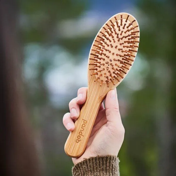 pandoo pandoo Bambus Haarbürste mit Naturborsten | vegan & plastikfrei – Produktbild 4 von 4