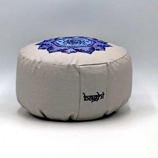 BAGHI BAGHI Meditationskissen rund mit OM Mandala Bestickung, Hellgrau, – Produktbild 3 von 4
