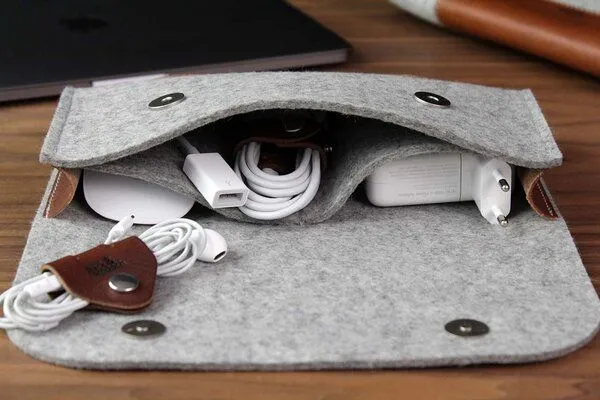 Pack & Smooch Pack & Smooch Kabel-Tasche CORRIEDALE XS Wollfilz, Leder (Mulesing-frei), Grau-hellbraun, – Produktbild 3 von 4