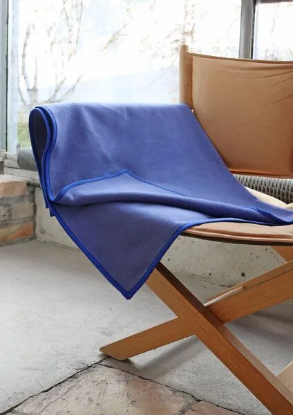 Ecostories Ecostories Biofleece Wohndecke 75 x 100 cm, Dunkelgrau, – Produktbild 2 von 2