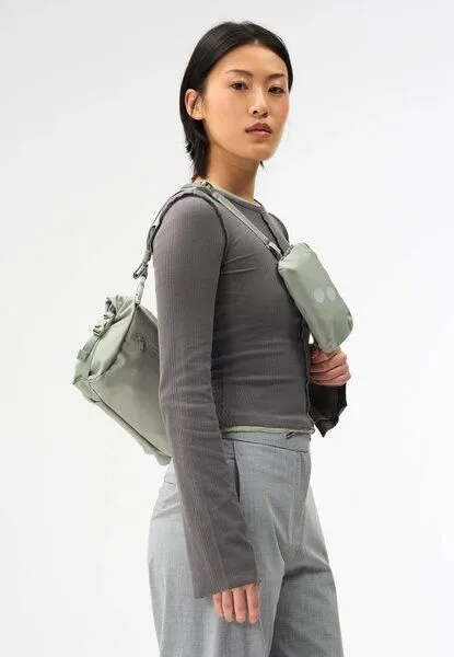 PINQPONQ pinqponq Umhängetasche - Aksel - aus recyceltem Nylon, Misted mint (grün), – Produktbild 1 von 4