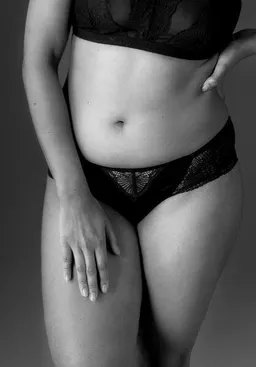 Lovjoi Lovjoi Panty GRANDIFLORA aus Biobaumwolle und regenerierter Spitze – Produktbild 1 von 1