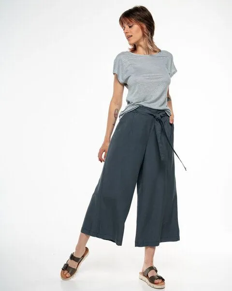 Alma & Lovis Alma & Lovis Elegantes Kurzarmshirt aus 100% Leinen-Jersey | Linen Short Pure, Silver blue (hellblau), – Produktbild 2 von 3