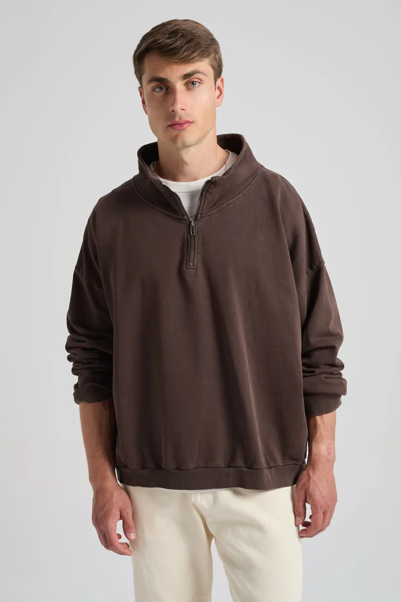 Trendsplant Trendsplant Herren vegan Sweatshirt Axis Super Heavy Mit Viertelreißverschluss, Farbe „coffee Bean“, Dunkelbraun, – Produktbild 2 von 2