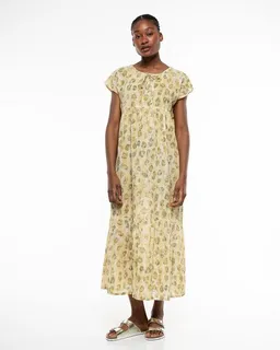 Alma & Lovis Alma & Lovis Volant-Maxikleid aus feinstem Bio-Baumwoll-Batist | Batist Print Kleid – Produktbild 1 von 1