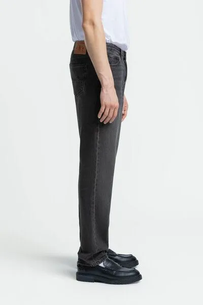 Kings Of Indigo Kings Of Indigo Jeans Arthur - Regular Straight Fit - Vilma Brown Black Worn – Produktbild 2 von 3