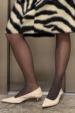 Swedish Stockings Swedish Stockings Damen vegan Strumpfhose Pauline Rhinestone Fast Schwarz – Produktbild 1 von 1
