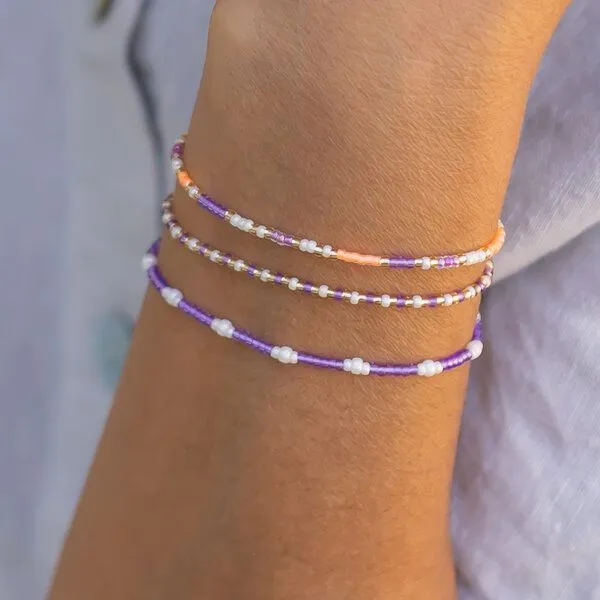 juni juni Sommer Perlenarmbänder Set "Curacao" in lila und apricot – Produktbild 1 von 4