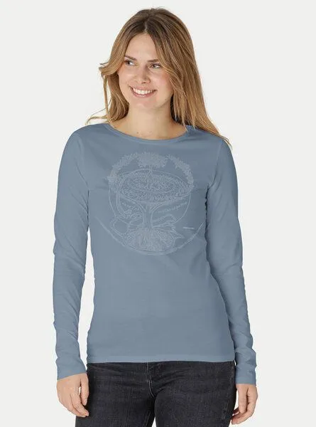 Peaces.bio - handbedruckte Biomode Peaces.bio - handbedruckte Biomode Bio-Damen-Langarmshirt "Weltenesche", Blaugrau, – Produktbild 2 von 3